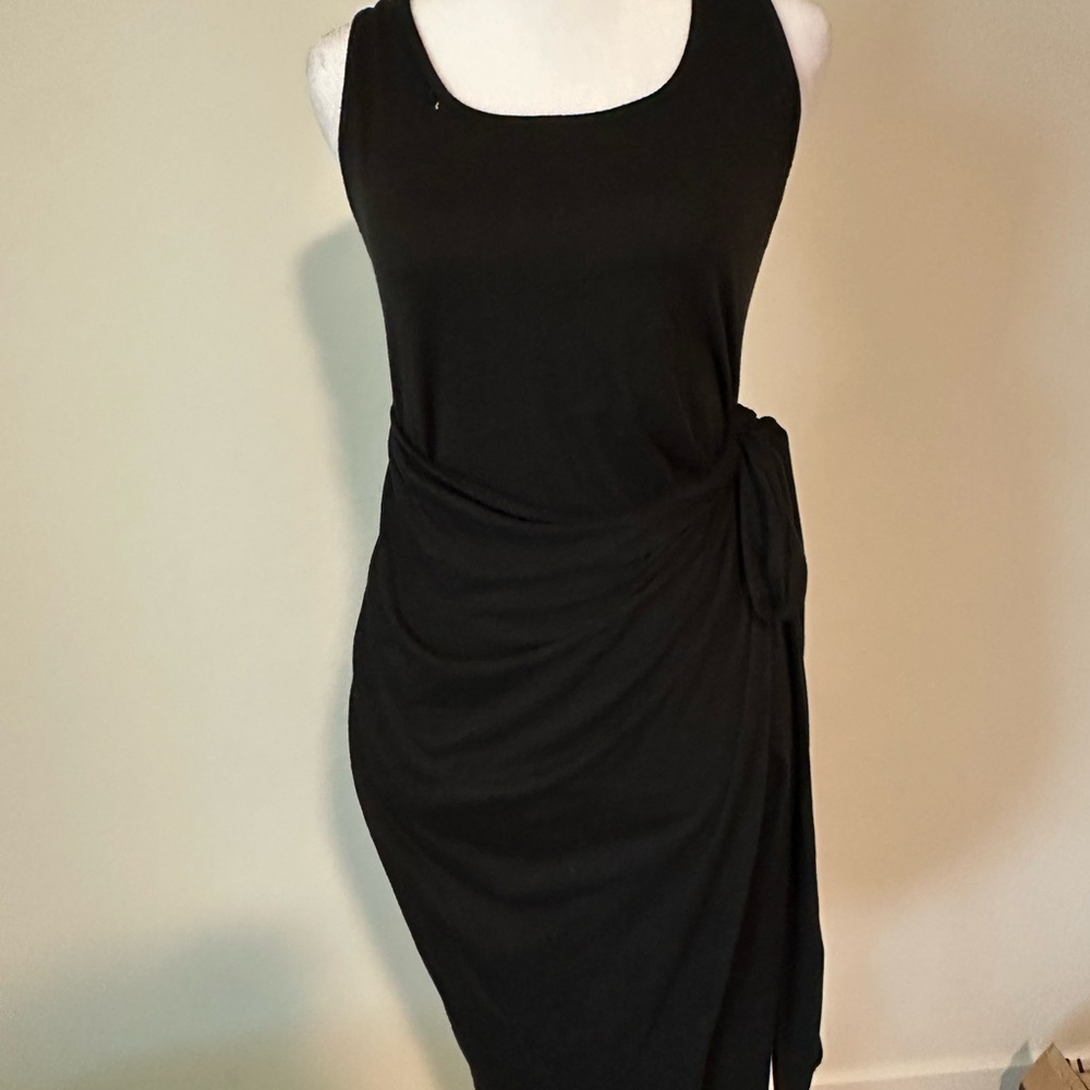 Black Sleeveless Wrap Tying Dress